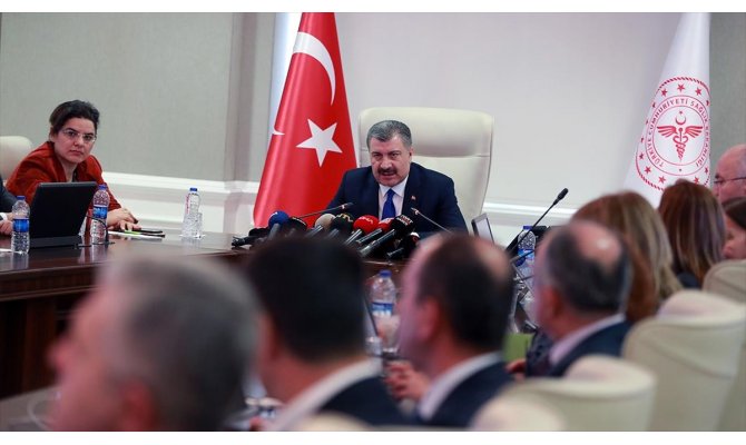 Sağlık Bakanı Koca: Çin'den gelen bütün uçuşların ay sonuna kadar durdurulması kararını aldık