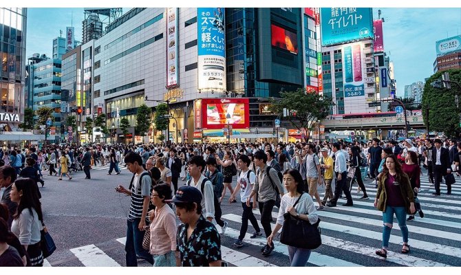 Japonya 70 yaşına kadar çalışmanın önünü açıyor
