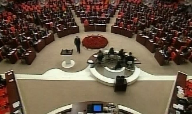 TBMM’de FETÖ’nün siyasi ayağı tartışması