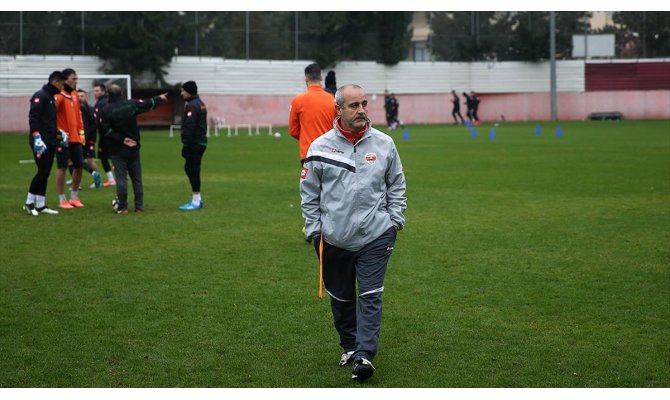 'Nöbetçi hoca' 19. kez takımın başında