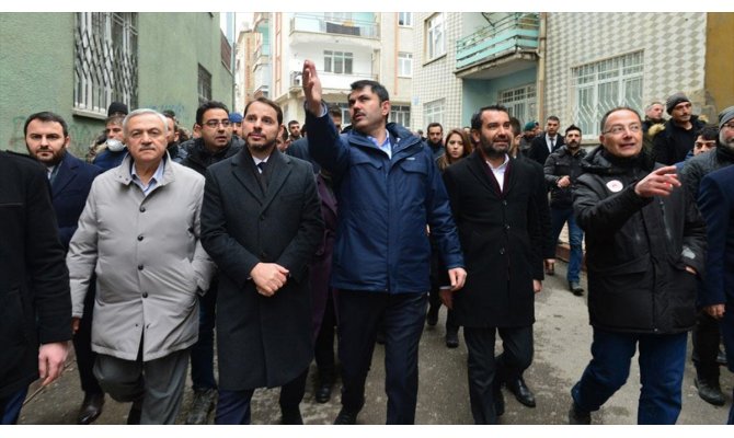 Bakanlar Albayrak ve Kurum deprem bölgesinde inceleme yaptı