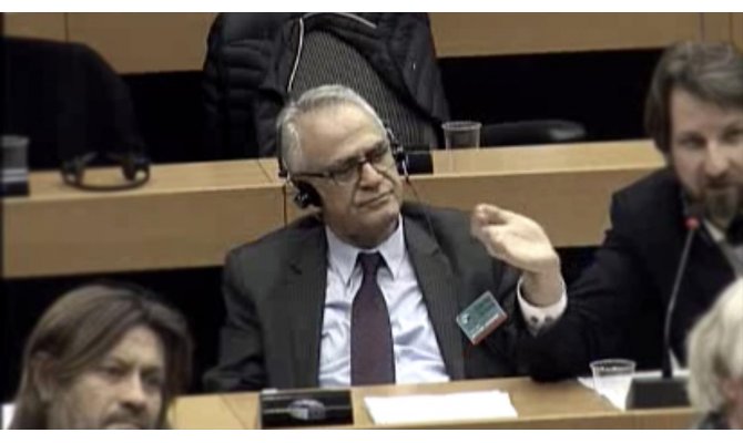 Kırmızı bültenle aranan PKK'lılar AP'de ortaya çıktı