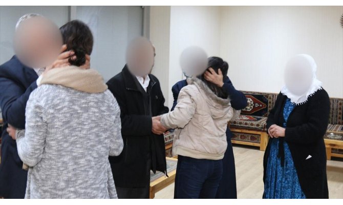 Siirt'te polisin iknası sonucu 2 terörist teslim oldu