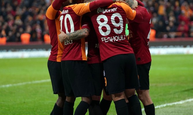 Galatasaray seriye bağladı, zirveye yürüyor