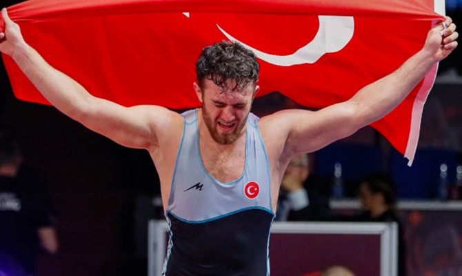 Süleyman Karadeniz’den Avrupa’da altın madalya