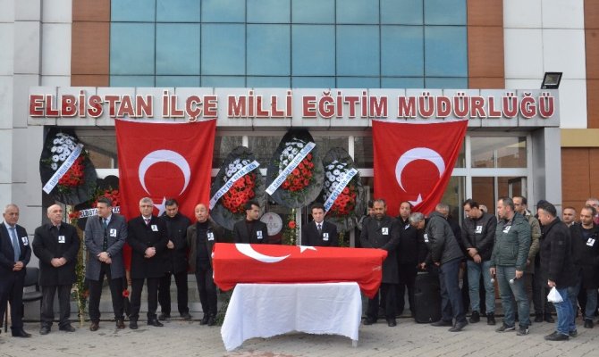 Kalp krizi sonucu hayatını kaybeden öğretmene hüzünlü veda