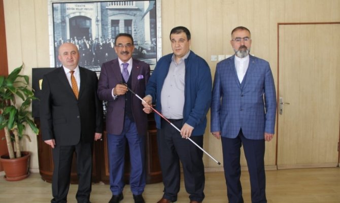 Kahramanmaraş'ta 20 görme engelliye beyaz baston yardımı