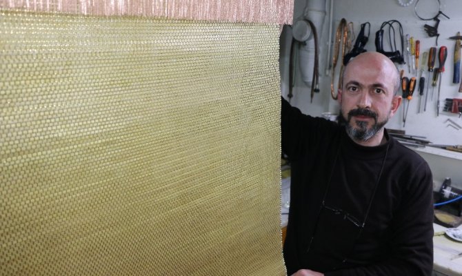 Kahramanmaraş'ta 15 kilo altınla halı işledi