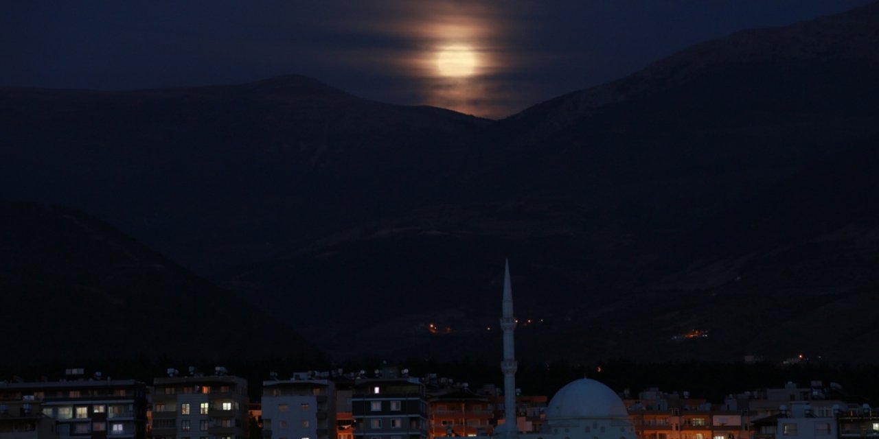 Süper Ay Hatay'da görüntülendi