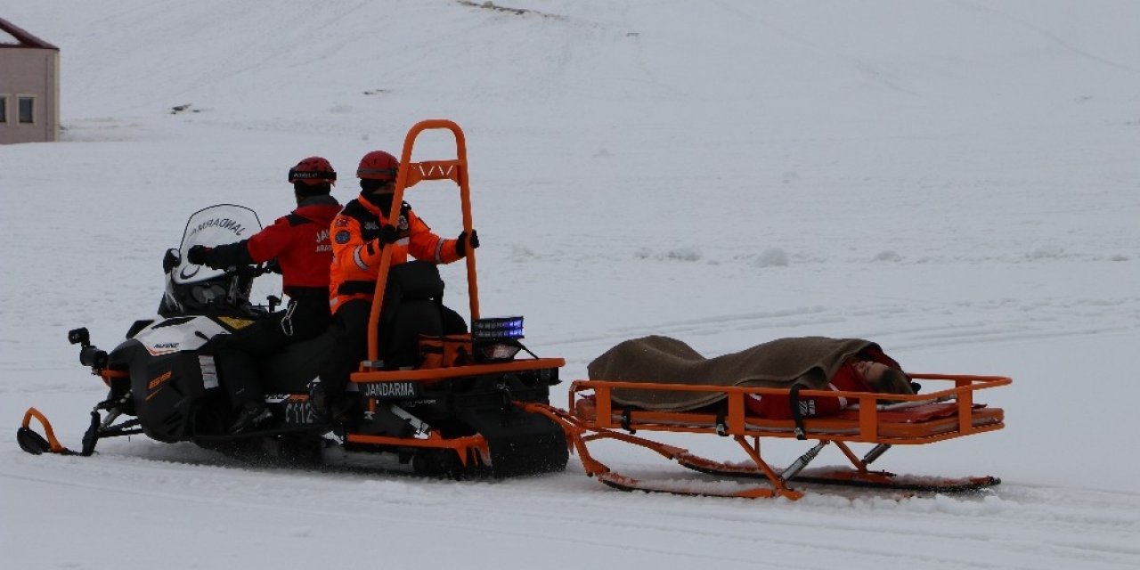 Jandarmadan kayak merkezinde kurtarma tatbikatı