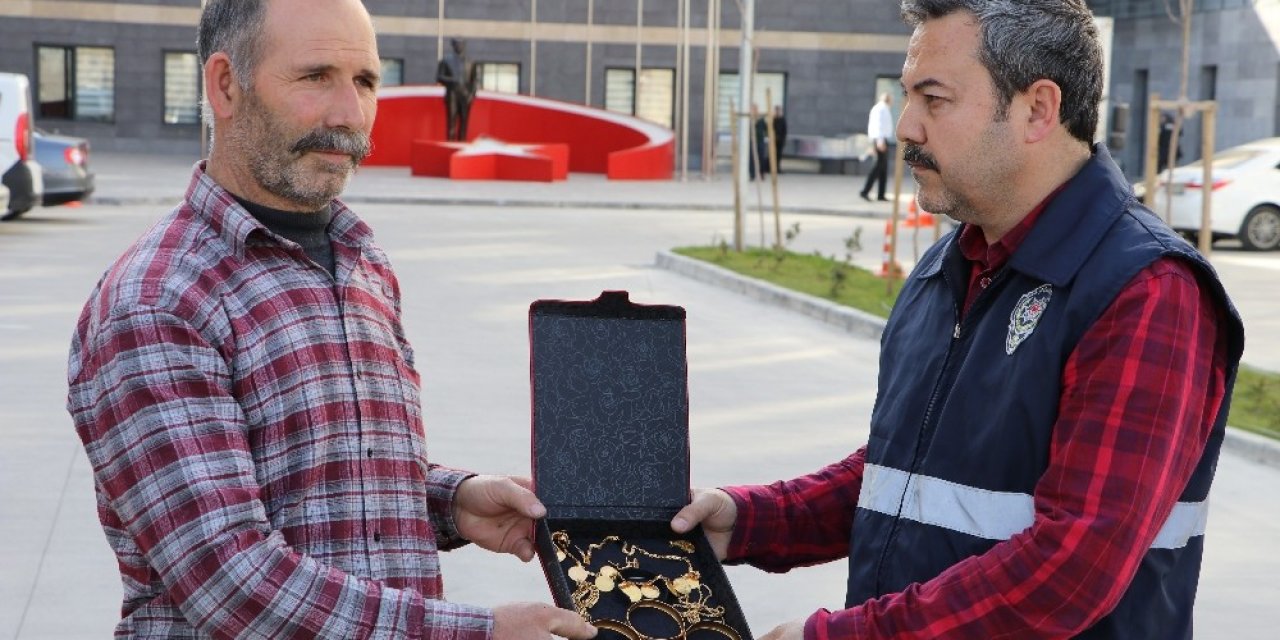 Telefon dolandırıcılarından son anda kurtuldu