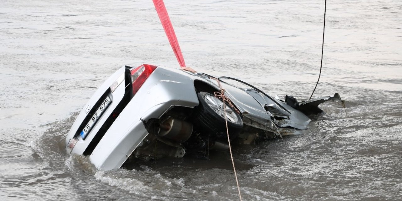 Kanala düşen şüphelinin cesedine ulaşıldı