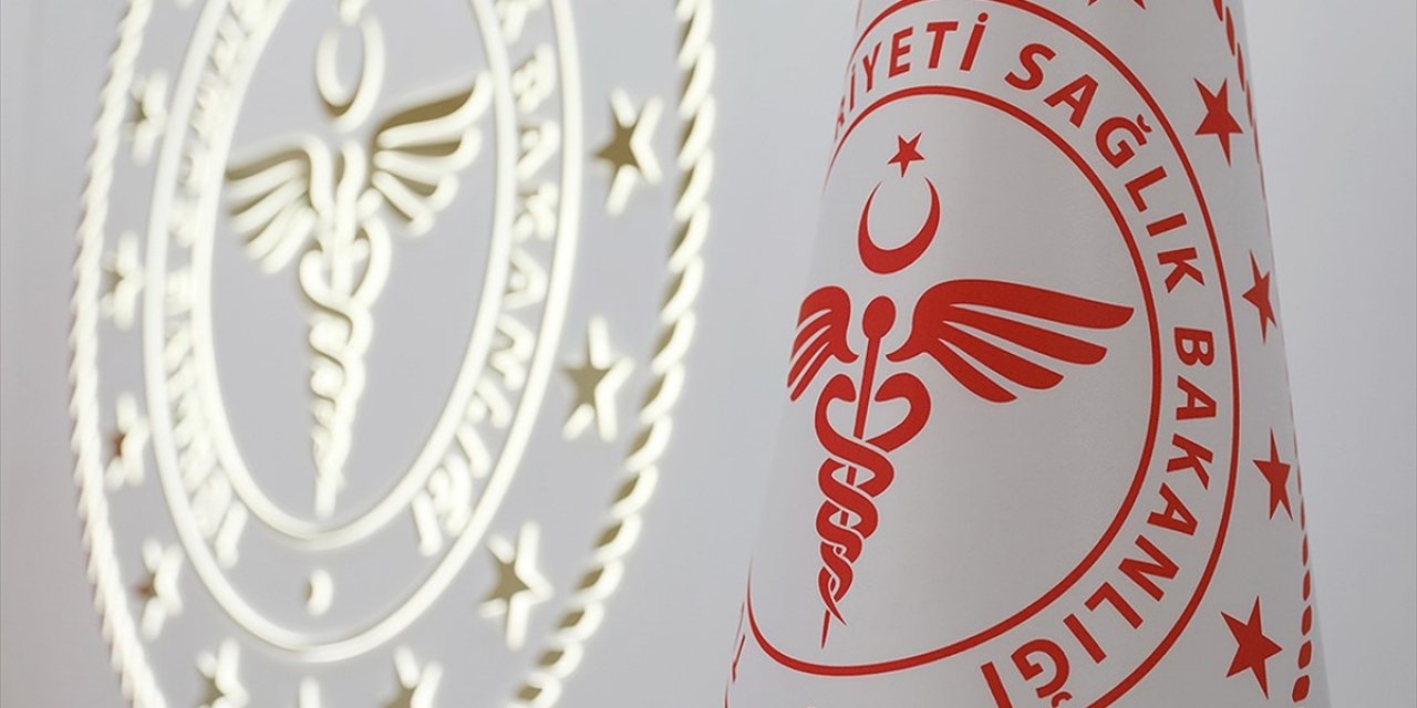 Sağlık Bakanlığı: Son 24 saatte 2704 kişiye Kovid-19 tanısı konuldu