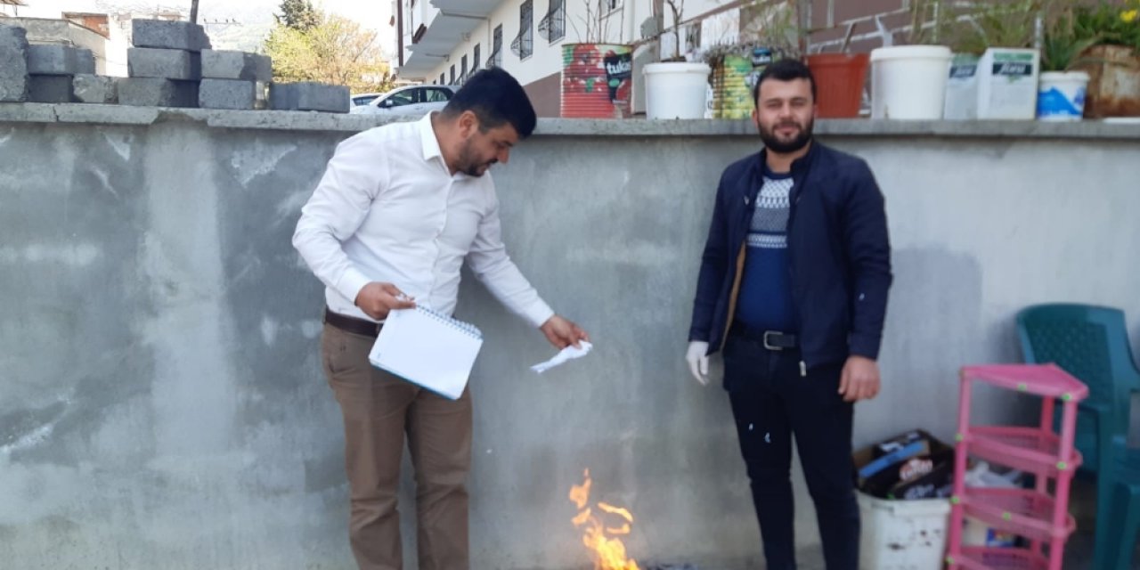 Mahallenin borcunu ödeyip veresiye defterini yaktırdı