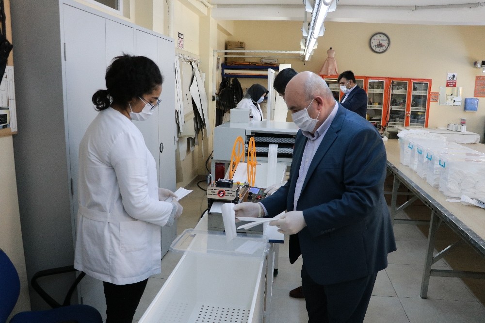 Kız meslek lisesinden günlük 8 bin adet maske