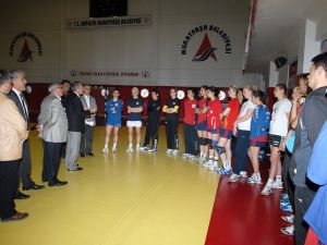 Muratpaşanın Melekleri Yarı Final İçin Fransaya Uçuyor