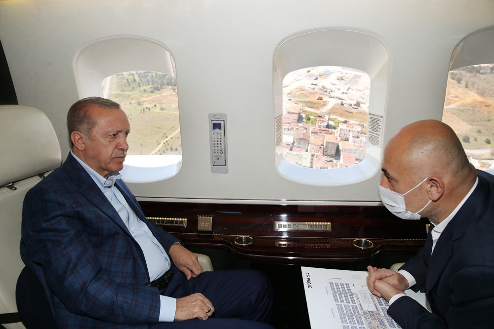 Cumhurbaşkanı Erdoğan, pandemi hastanelerini havadan inceledi