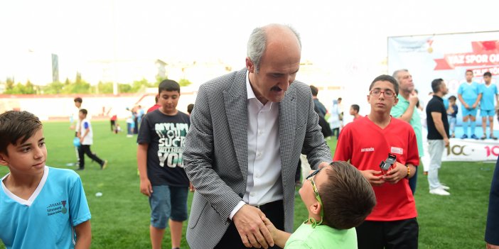Başkan Okay; Cumhuriyeti Atatürk çocuklara armağan etmiştir