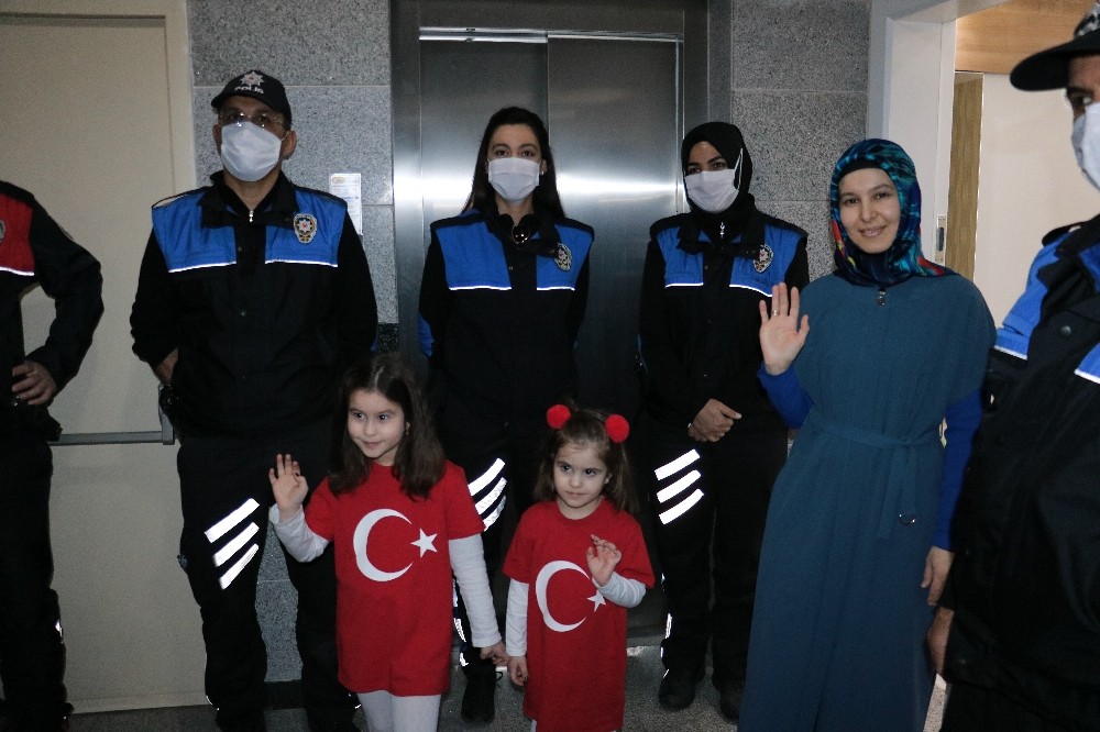 Şehit polis çocuklarına 23 Nisan sürprizi