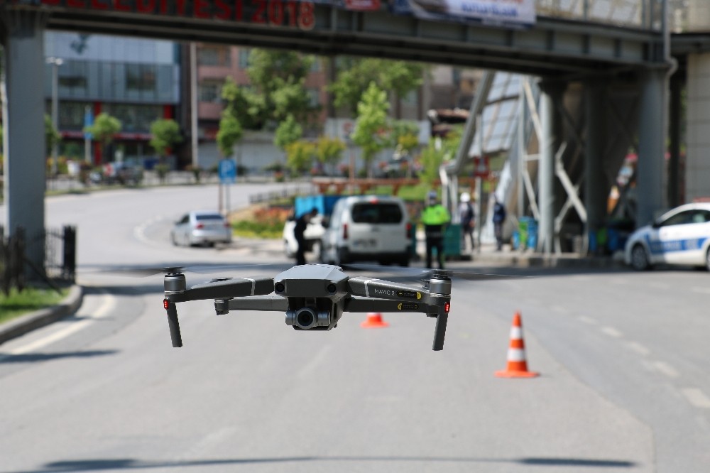 Boş cadde ve sokaklar havadan görüntülendi