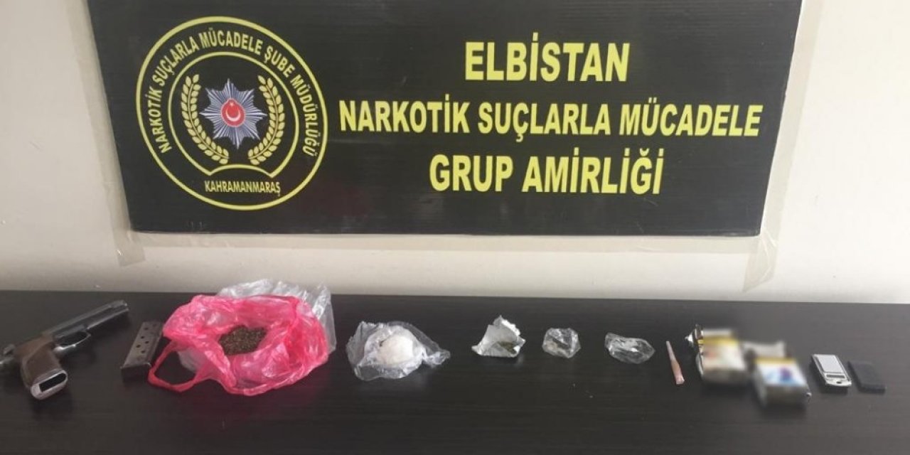 Polisten sokak satıcılarına operasyon: 2 şüpheli tutuklandı