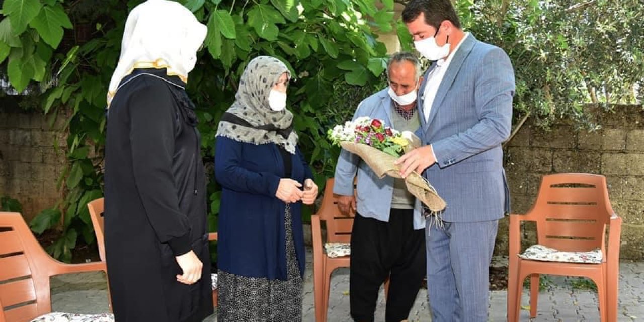 Osman Okumuş 15 Temmuz şehidinin annesini ziyaret etti
