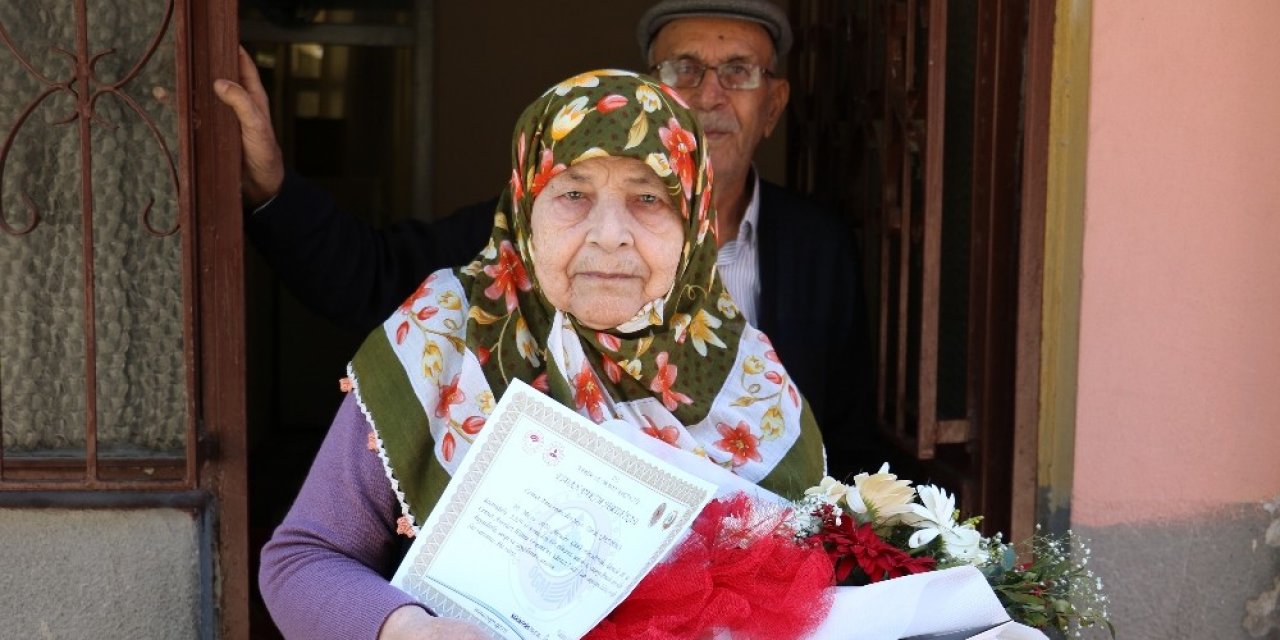 102 yaşındaki Döndü nineye Anneler Günü sürprizi
