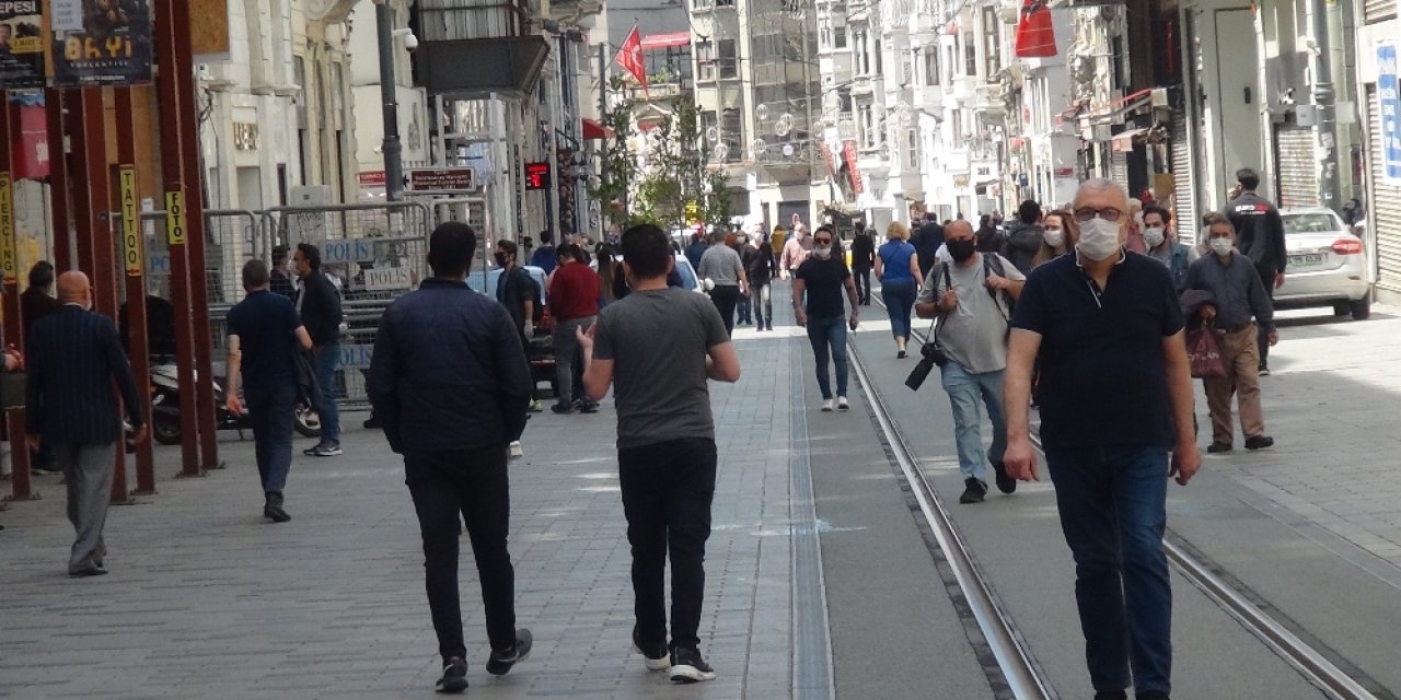 Taksim Meydanı ve İstiklal Caddesi’nde iş yerleri açılıyor