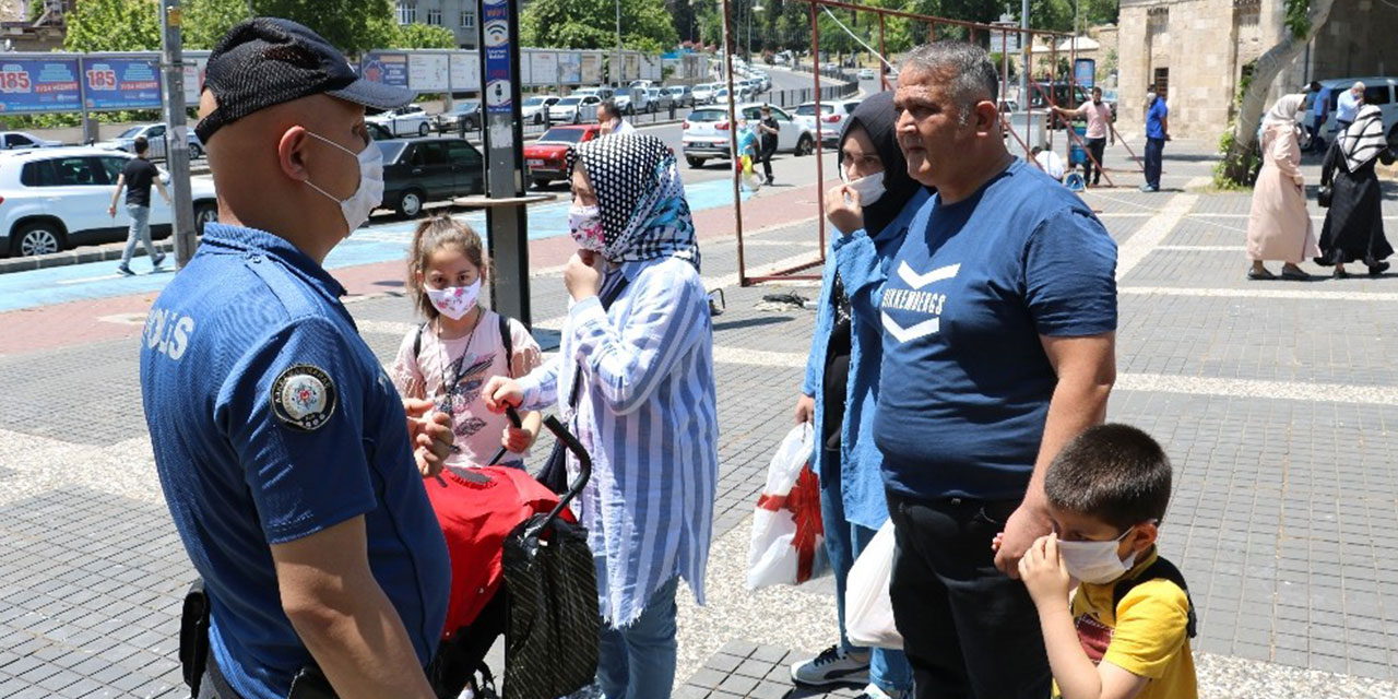 Koronavirüs tedbirleri kapsamında çocuklara çarşı izni yok