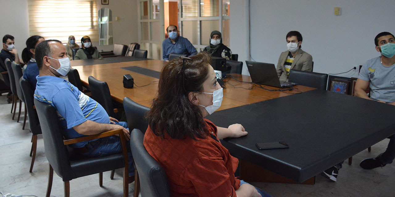 Kütüphane çalışanları kontrollü sosyal hayat eğitimi aldı