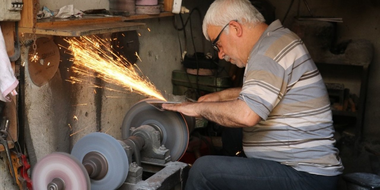 Kahramanmaraş'ta Bıçak üreticileri Kurban Bayramı için kolları sıvadı