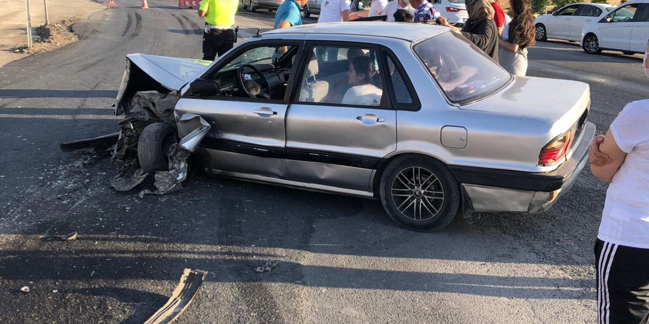 Kahramanmaraş’ta tır ile otomobil çarpıştı: 4 yaralı