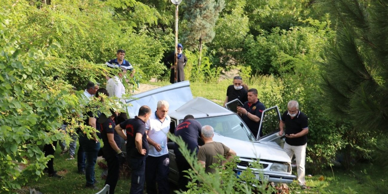 Kahramanmaraş'ta Otomobil çocuk parkına uçtu