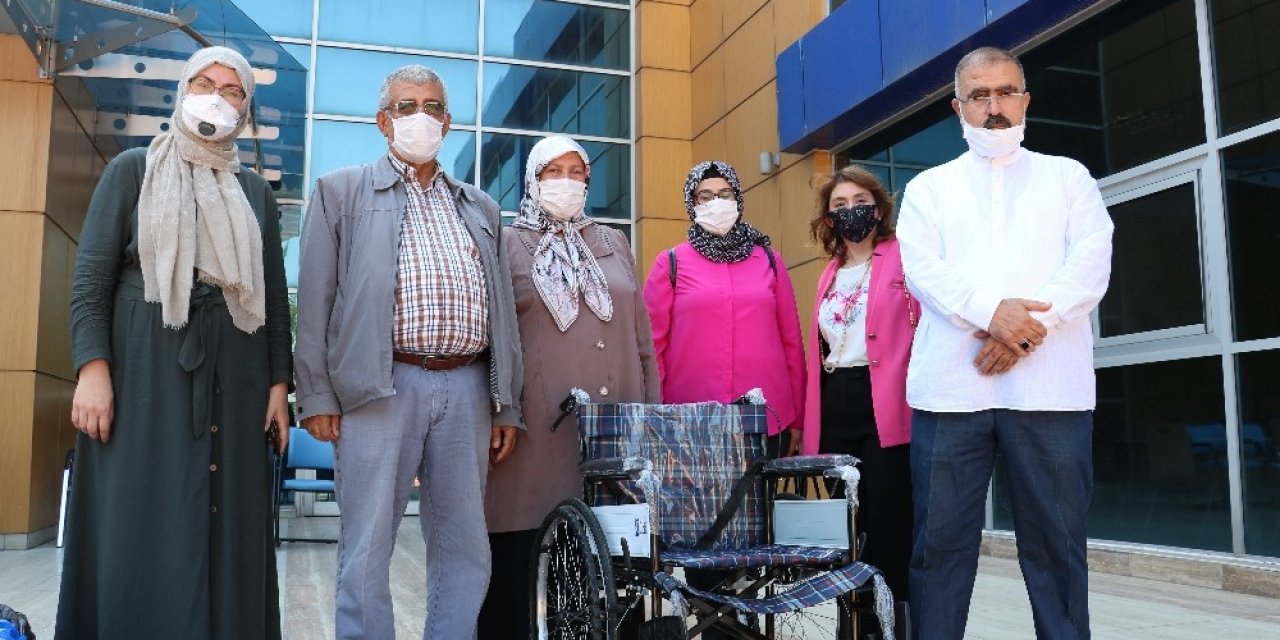 Tekerlekli sandalyeler şehit isimleriyle hediye edildi