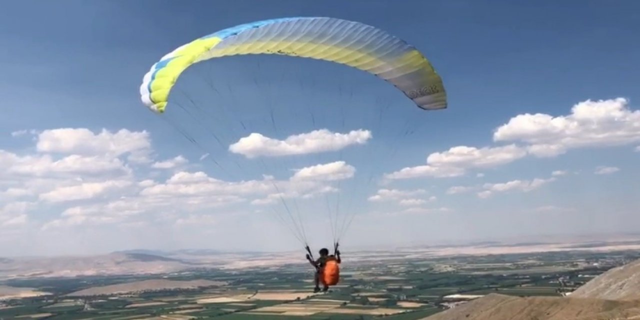 16 Yaşındaki  paraşütçü Afşin’den Elbistan'a uçtu