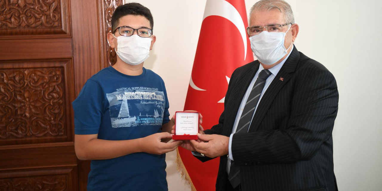 Onikişubat Belediye Başkanı Mahçiçek, LGS birincisini ağırladı