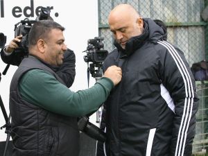 Basın Mensuplarından Karamana Nazar Boncuğu
