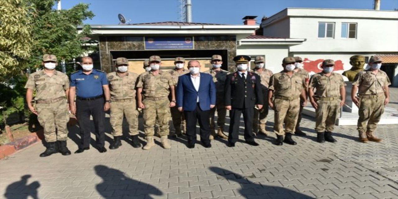 Kahramanmaraş Valisi Coşkun güvenlik güçleriyle bayramlaştı