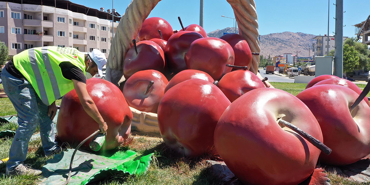 Göksun'un elmaları renklendi