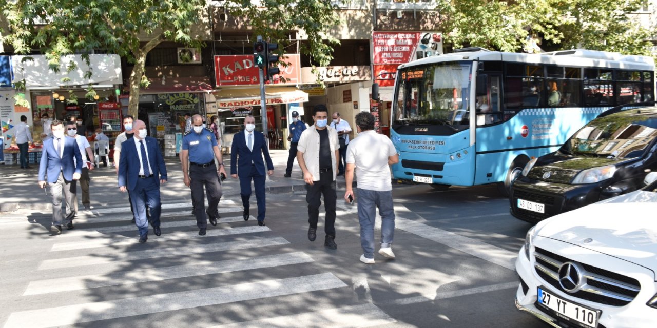 iyi durumdayız, ama dikkat!...Kahramanmaraş Valisi Coşkun, Kovid-19 denetimi yaptı