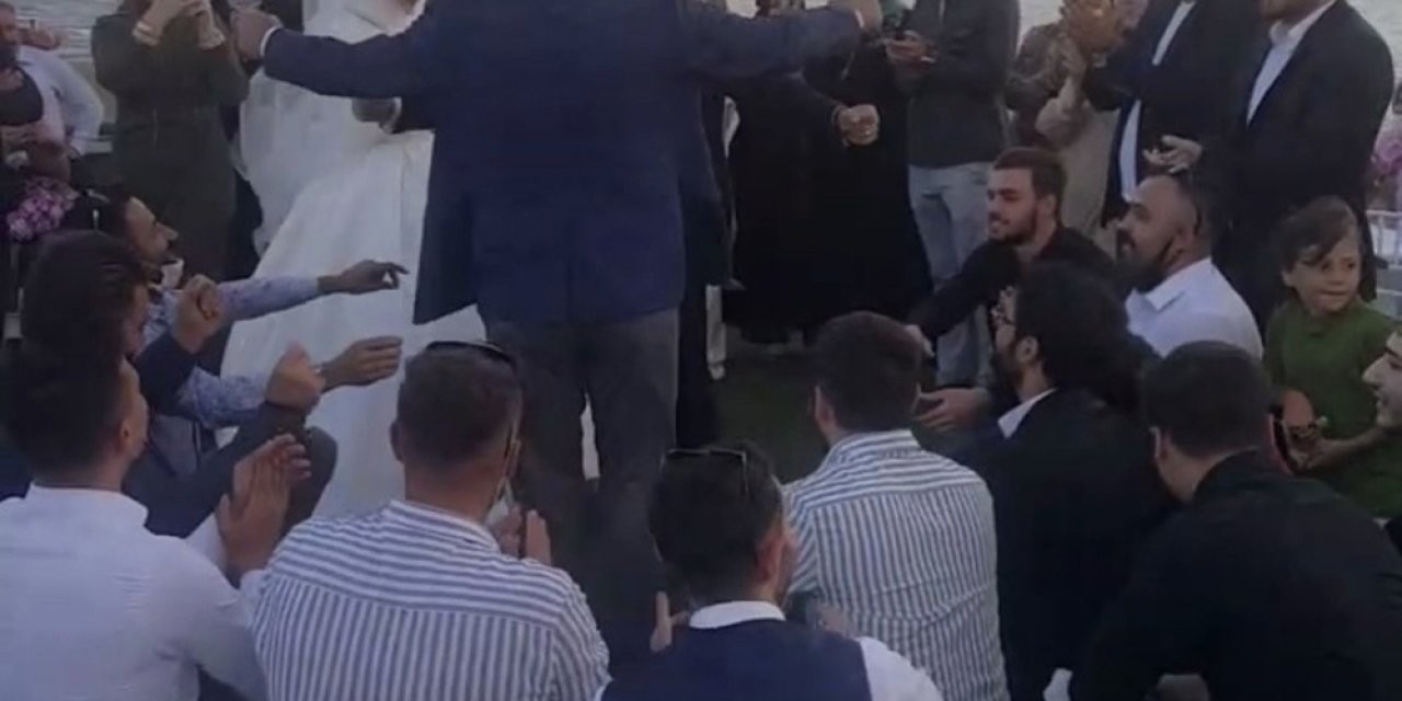 İstanbul’da patinajlı, meşaleli ve kuralsız düğün konvoyu kamerada