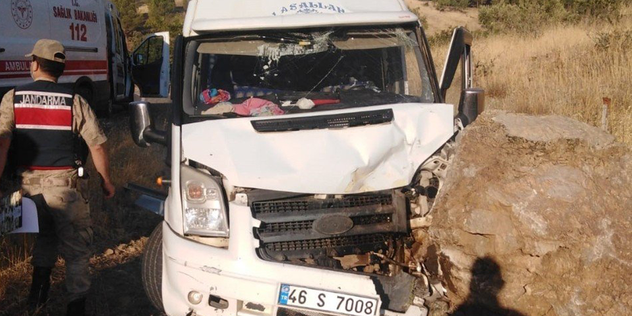 Kahramanmaraş'ta  tarım işçilerini taşıyan minibüs kaza yaptı