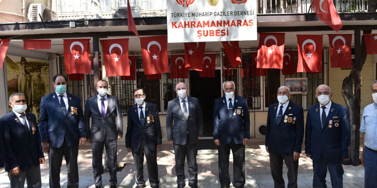 Vali Coşkun Gaziler Derneğinde