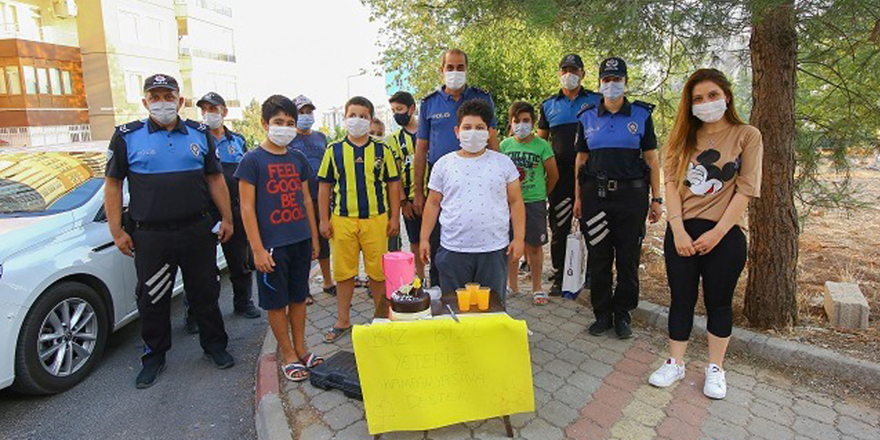 Kahramanmaraş Emniyet Müdürü Cebeloğlu’ndan çocuklara sürpriz doğum günü