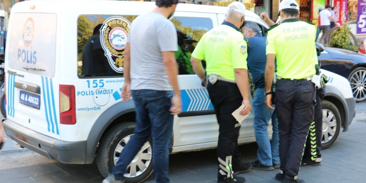 Kahramanmaraş’ta terör suçundan arana şüpheliyi trafik polisleri yakaladı