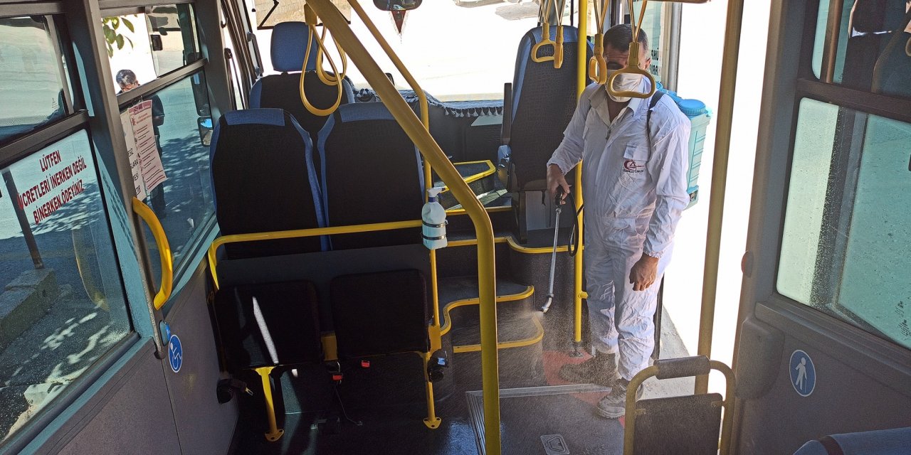 Pazarcık’ta toplu taşıma araçları dezenfekte edildi