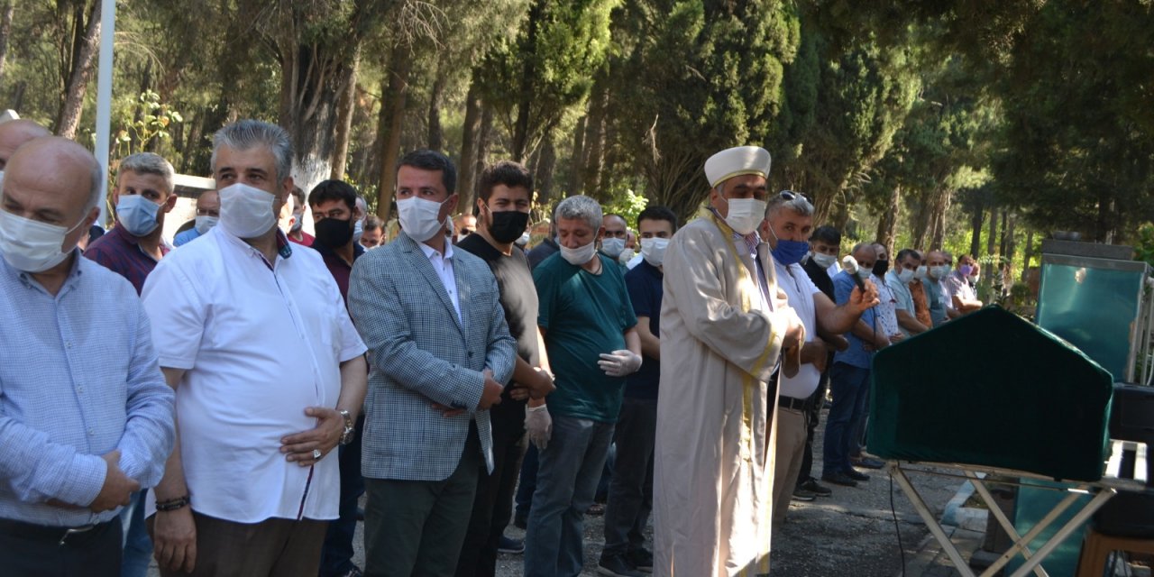 GAZETECİ LÜTFİ YIKAN TOPRAĞA VERİLDİ