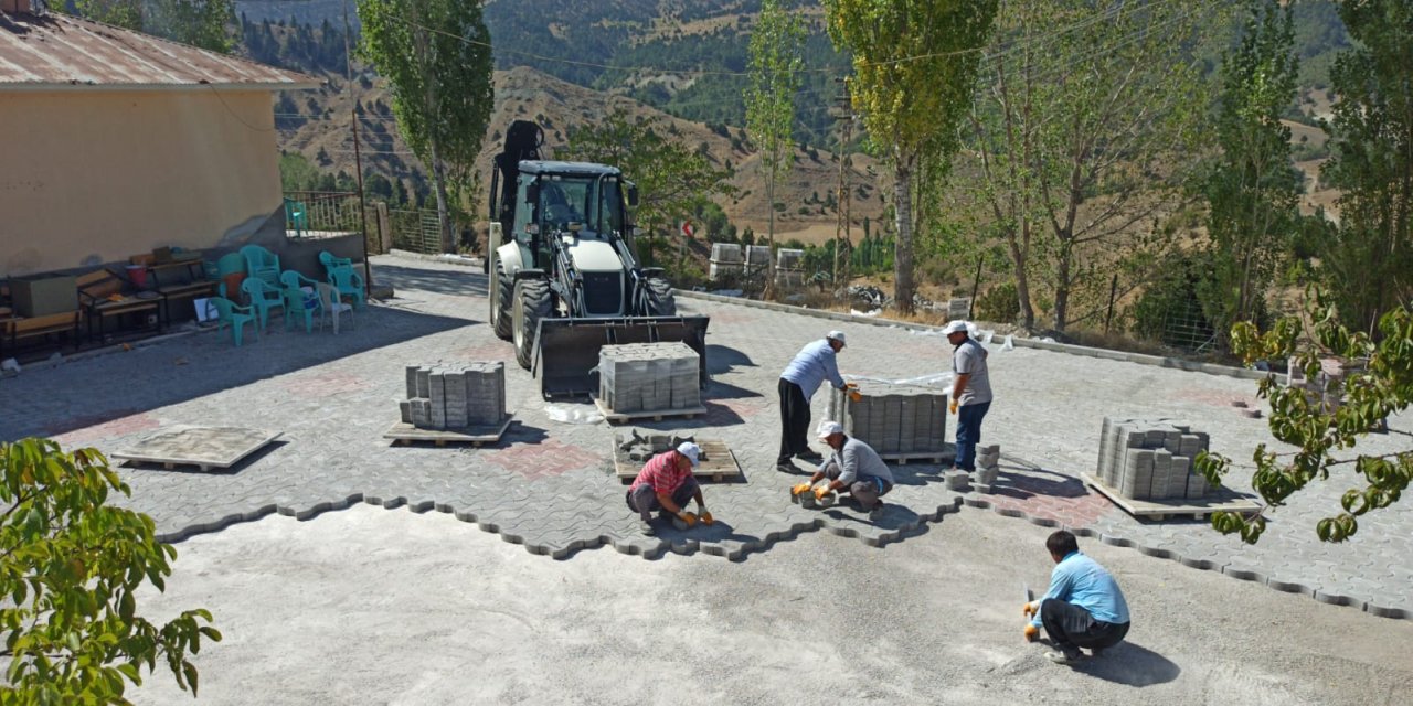 Göksun’daki Elmalar Sosyal Tesisi’nde çevre düzenlemesi