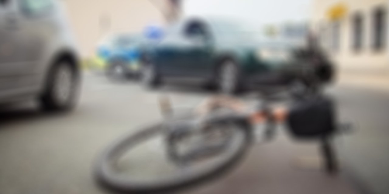 Elbistan'da araç bisikletli sürücüye çarptı