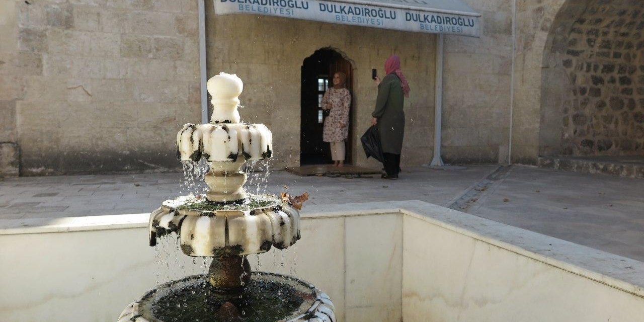 Kahramanmaraş’taki Taş Mescid ziyaretçi akınına uğruyor